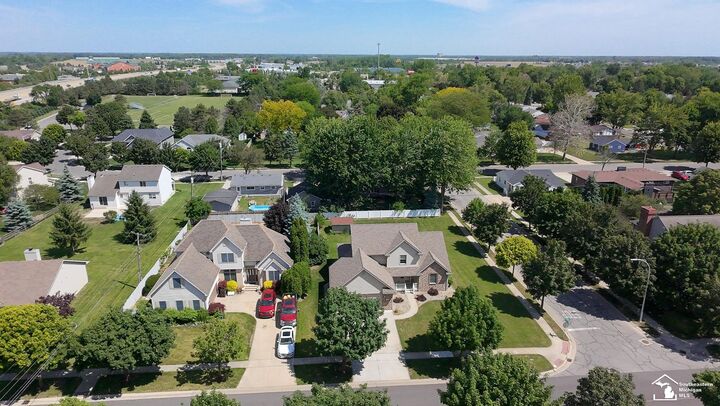 Property Photo:  860 Plank Street  MI 48131 