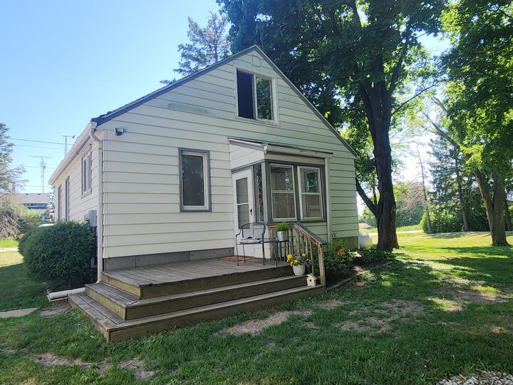 Property Photo:  9328 County Road K Rd  WI 53126 