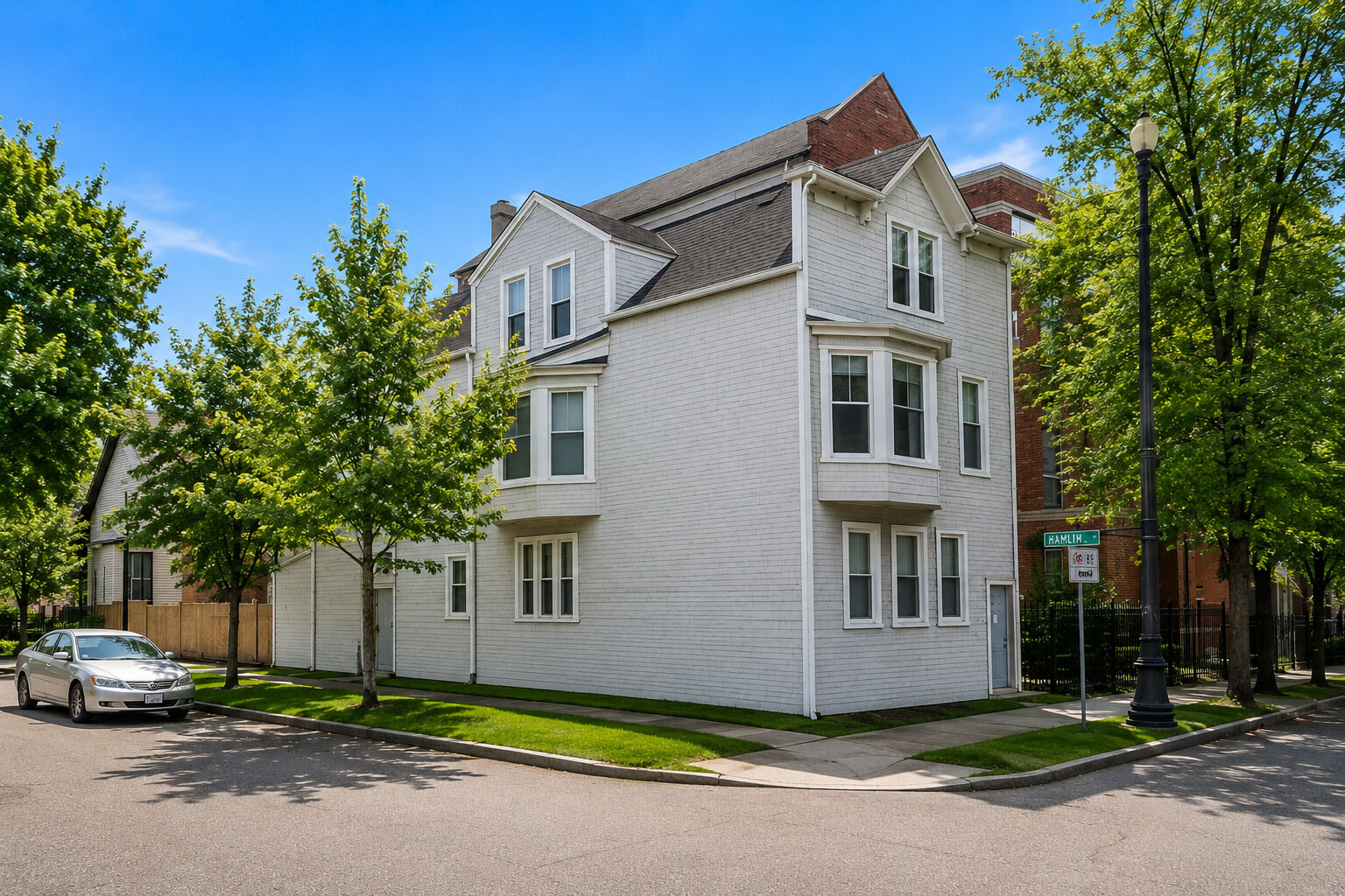 Property Photo:  2925 N Damen Avenue  IL 60618 