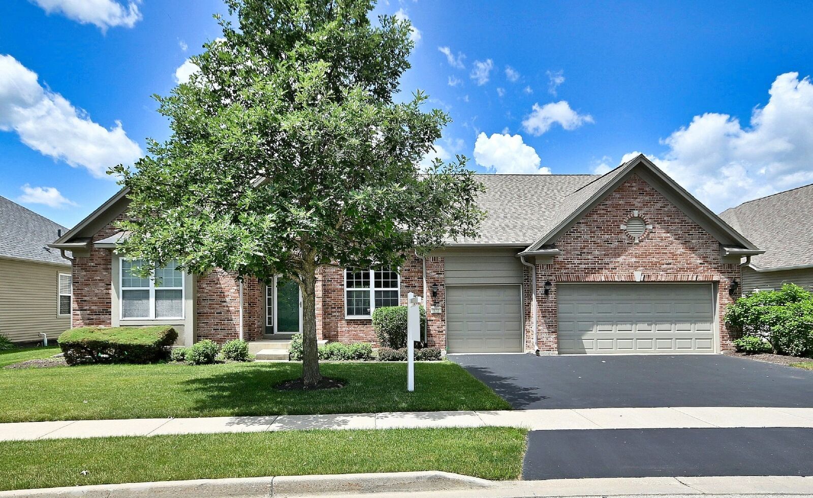 Property Photo: 572 Tuscan View Drive IL 60124