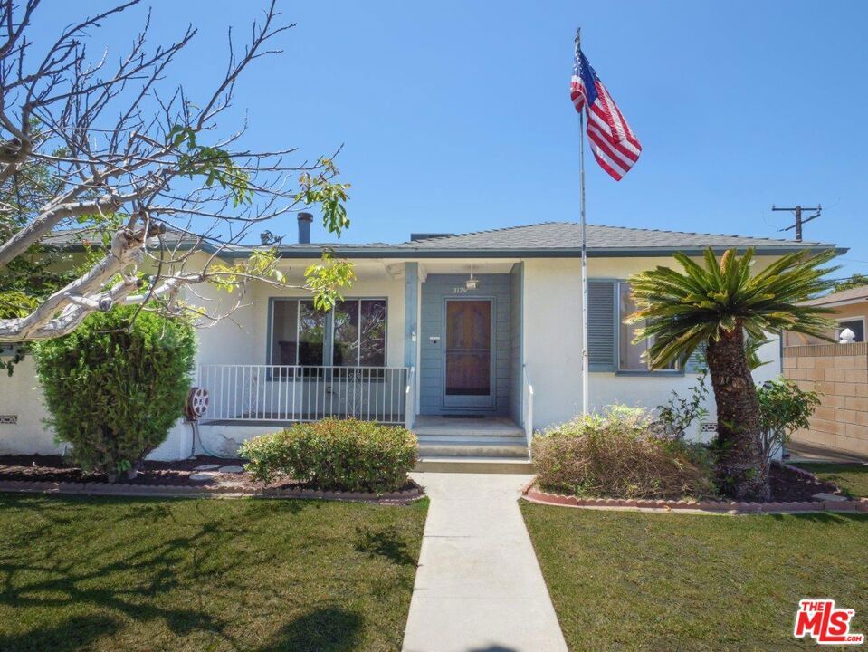 Property Photo:  3179 Marwick Avenue  CA 90808 