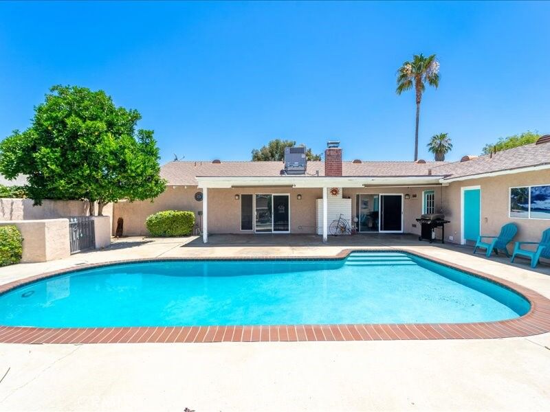 Property Photo: 173 Grove CA 92544