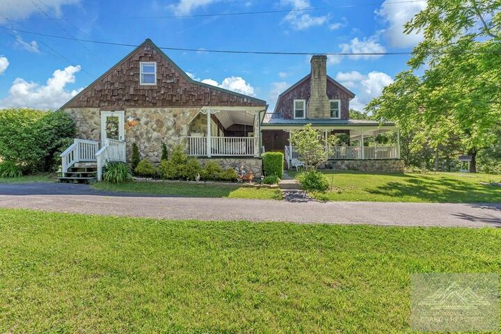 Property Photo:  885 Broadway Road  WV 25979 