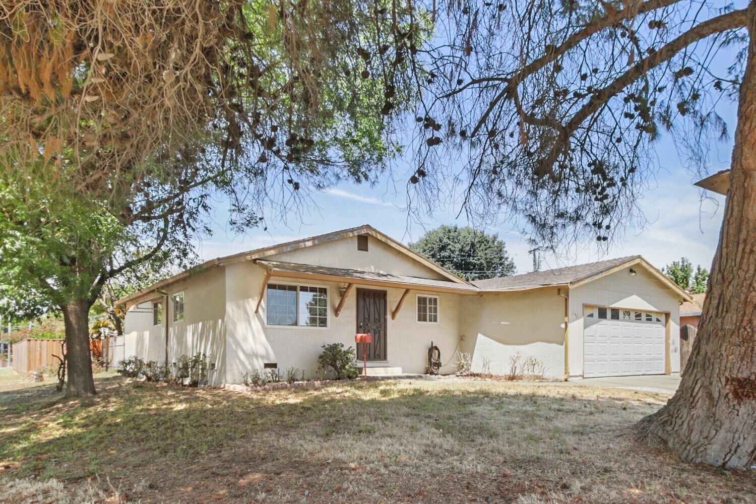 Property Photo:  240 Williams Street  CA 95695 