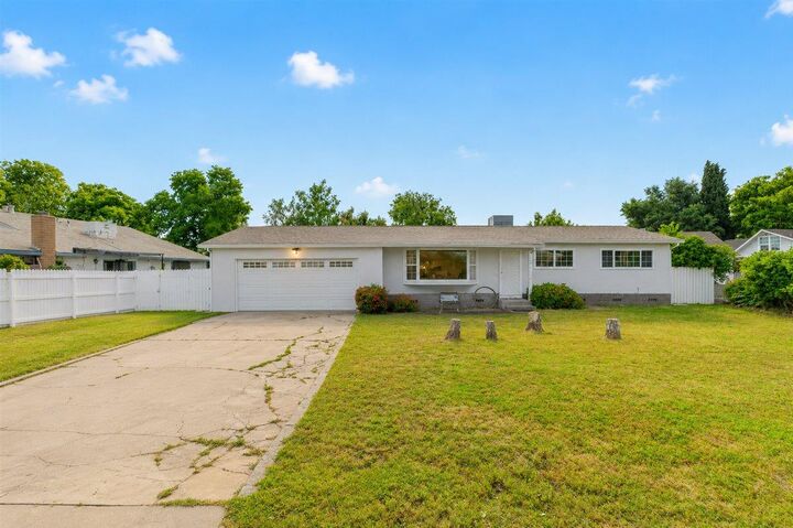 Property Photo: 603 N Lincoln Way CA 95632