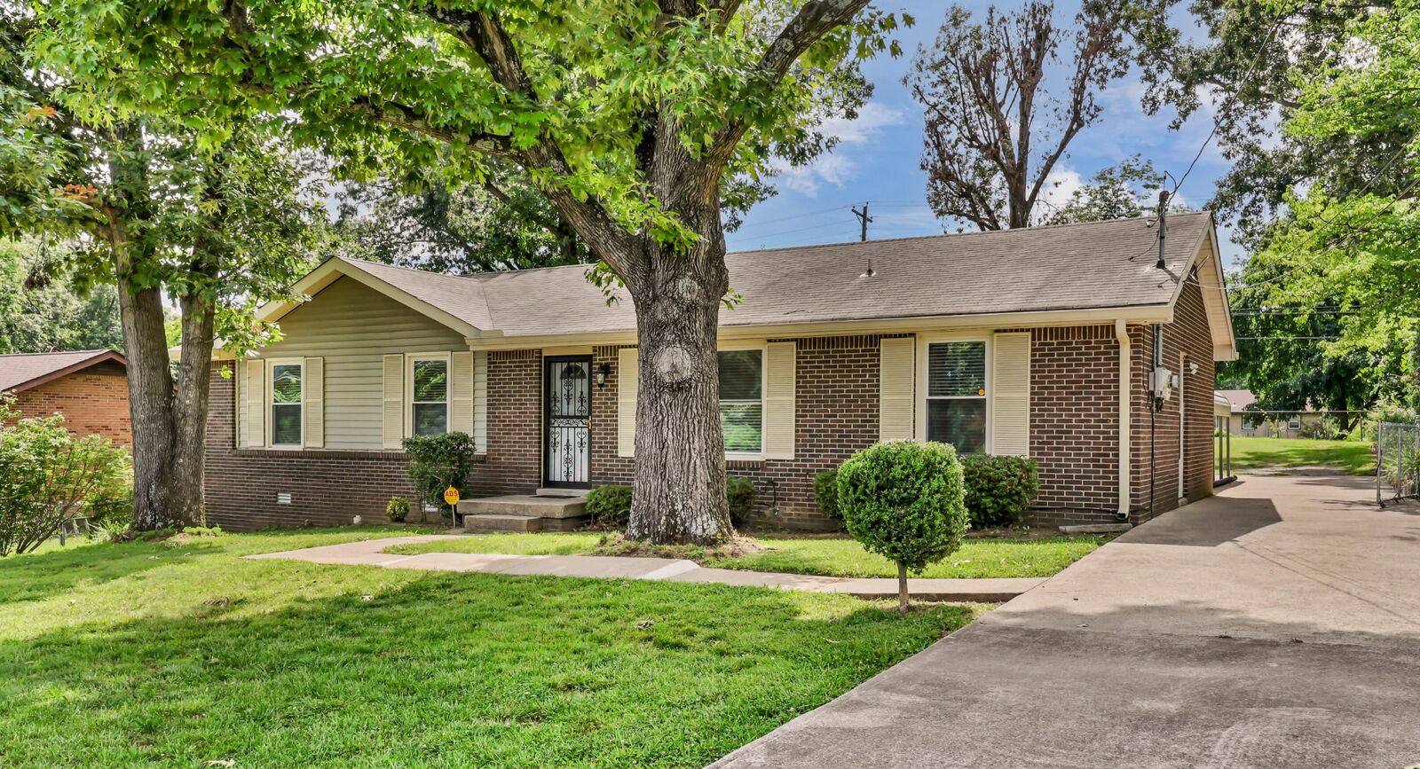 Property Photo:  130 Darlene Dr  TN 37042 