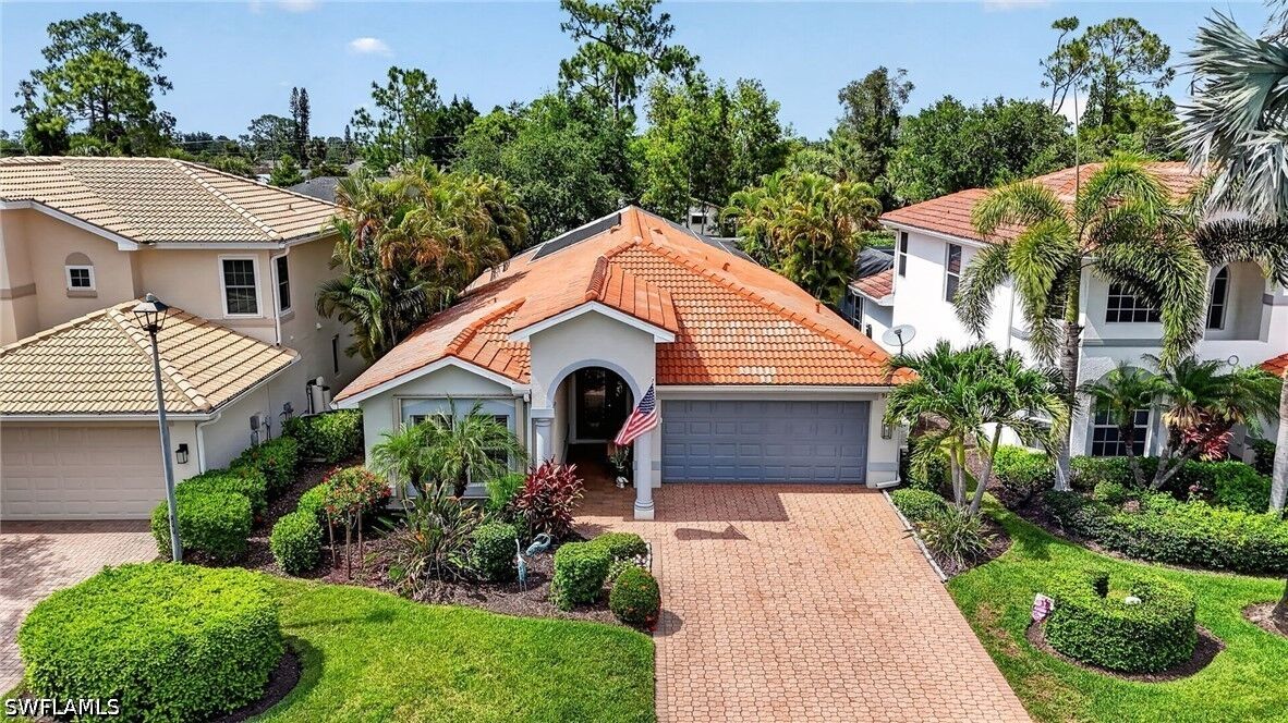 Property Photo: 9110 Astonia Way FL 33967