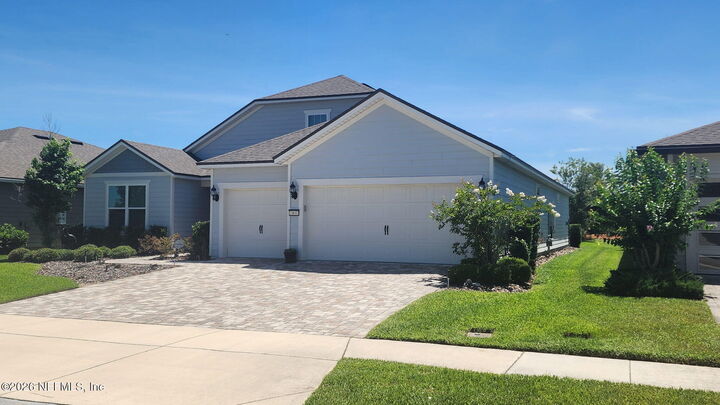 Property Photo: 10683 Town View Drive FL 32256