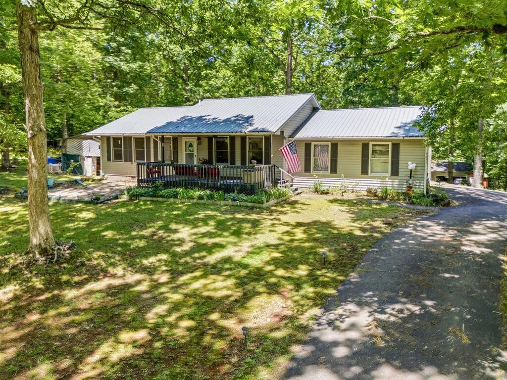 Property Photo:  2455 Oak Knoll Drive  GA 30546 