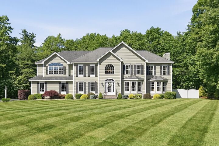 Property Photo: 7 Ballard Road NH 03076