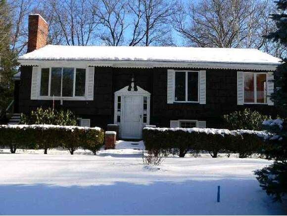 Property Photo:  19 Elmwood Ave  NH 03079 