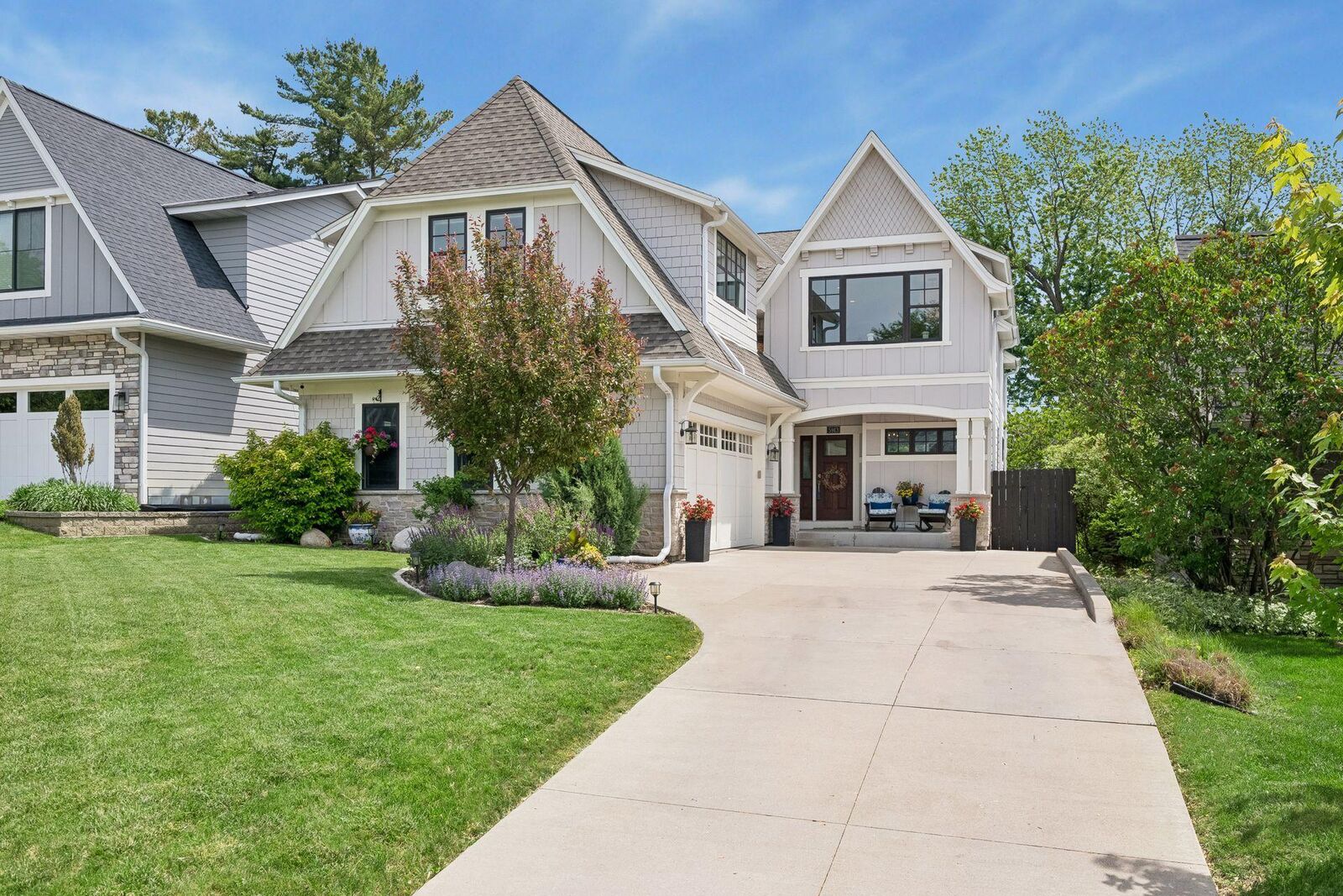 Property Photo:  5913 Kellogg Avenue  MN 55424 