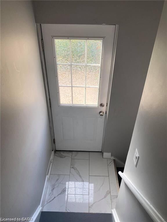 Property Photo:  17 Mellenby Street Lower  ON L8J 1E6 