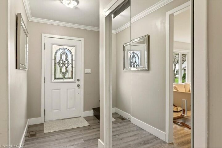 Property Photo:  120 Chilton Drive  ON L8J 1M5 