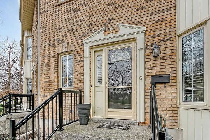 Property Photo:  2110 New Street 6  ON L7R 1H8 