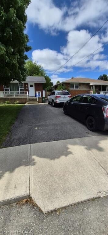 Property Photo: 38 Huntington Avenue ON L8T 1X6