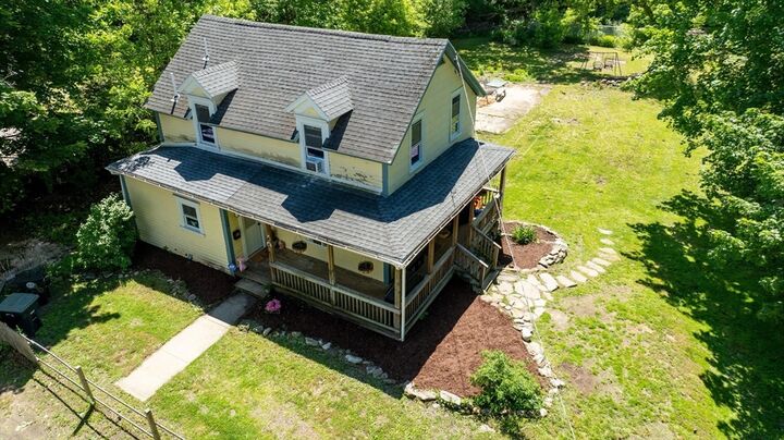 Property Photo:  138 Charlton St  MA 01550 