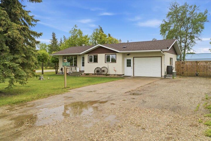 Property Photo: 10101 99 Avenue AB T0H 0G0