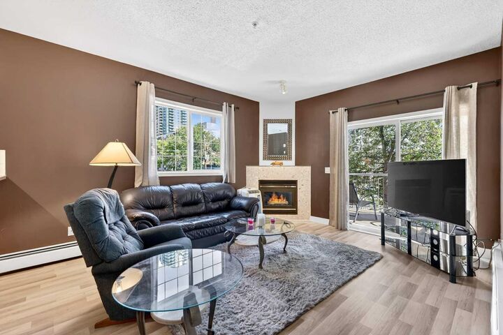 126 14 Avenue SW 219 — photo 1