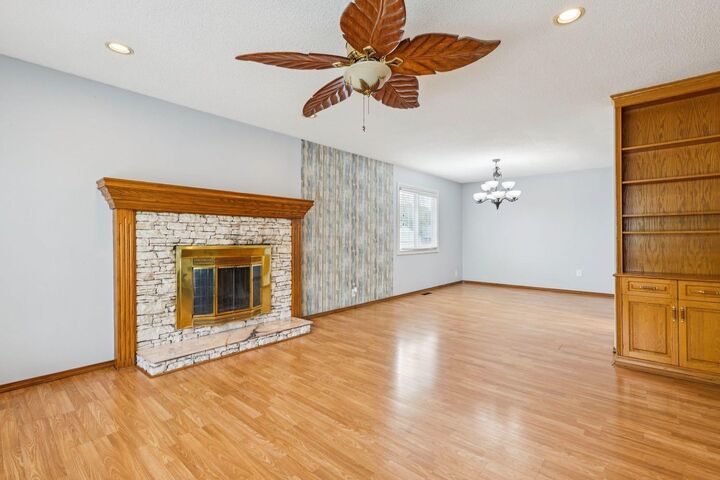 Property Photo:  755 Whitemont Drive NE  AB T1Y 3H1 