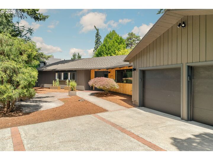 Property Photo:  5100 SW Laurelwood Ave  OR 97225 