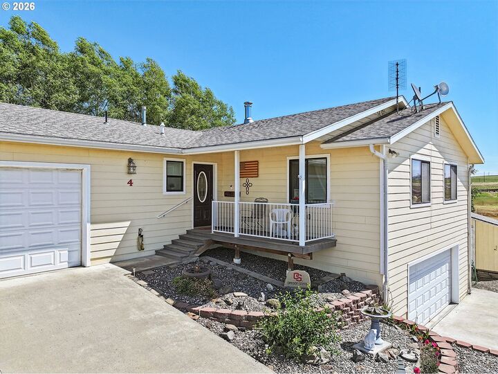 Property Photo: 4 S Bailey Loop Dr WA 98620