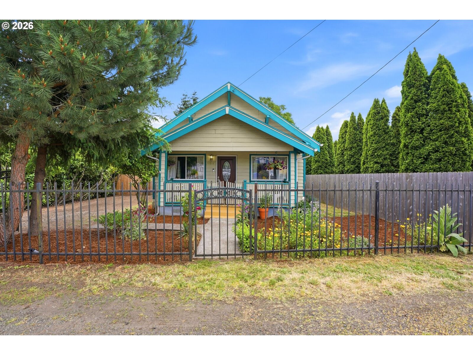 Property Photo: 10612 SE Harold St OR 97266