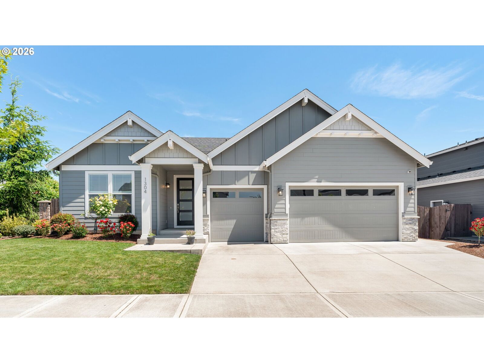 Property Photo: 1304 S 44th Ave WA 98642