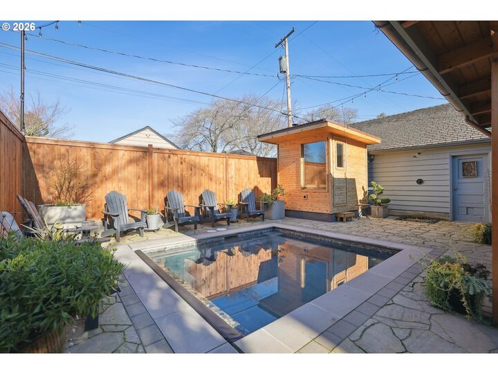 Property Photo:  112 W 35th St  WA 98660 