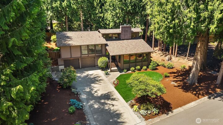 Property Photo:  3415  211th Avenue NE  WA 98074 