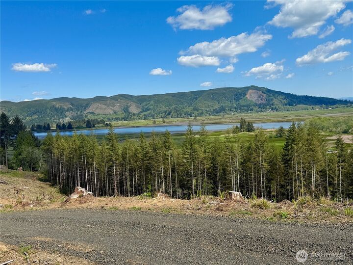 Property Photo: 8464 US Highway 101 WA 98586