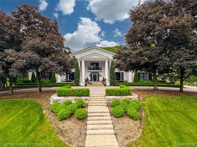 Property Photo:  477 Dunston Road  MI 48304 