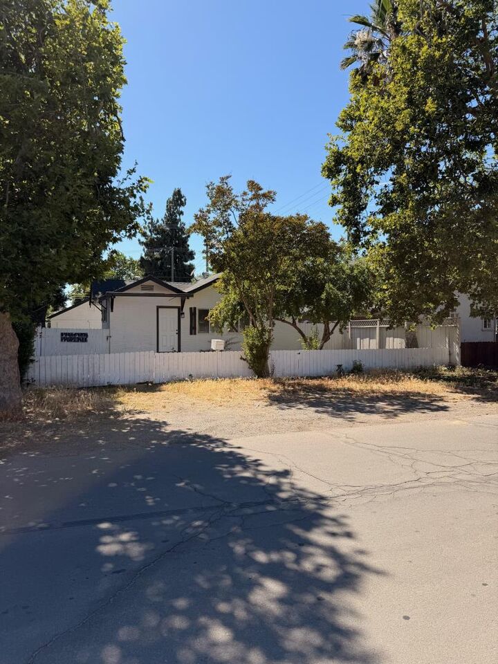 Property Photo:  1505 Victoria Drive  CA 95351 