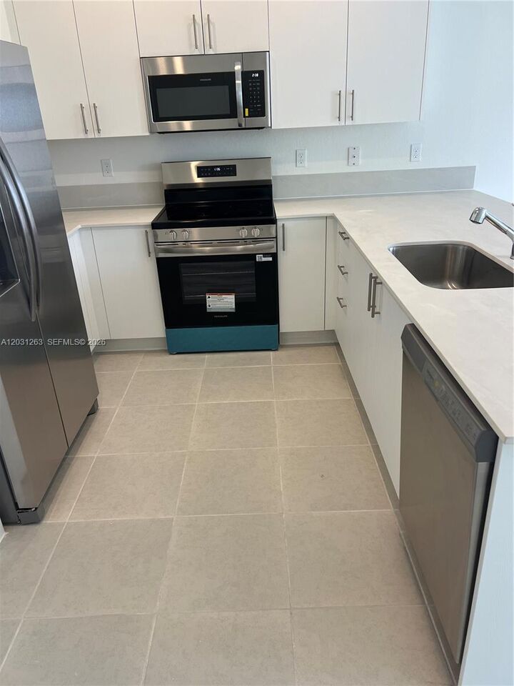 Property Photo: 17938 SW 357th Ter FL 33034