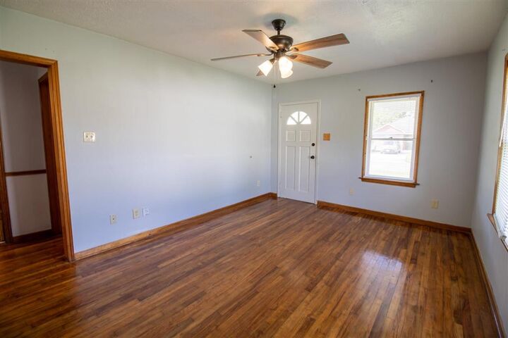 Property Photo: 910 Fall Street LA 70601