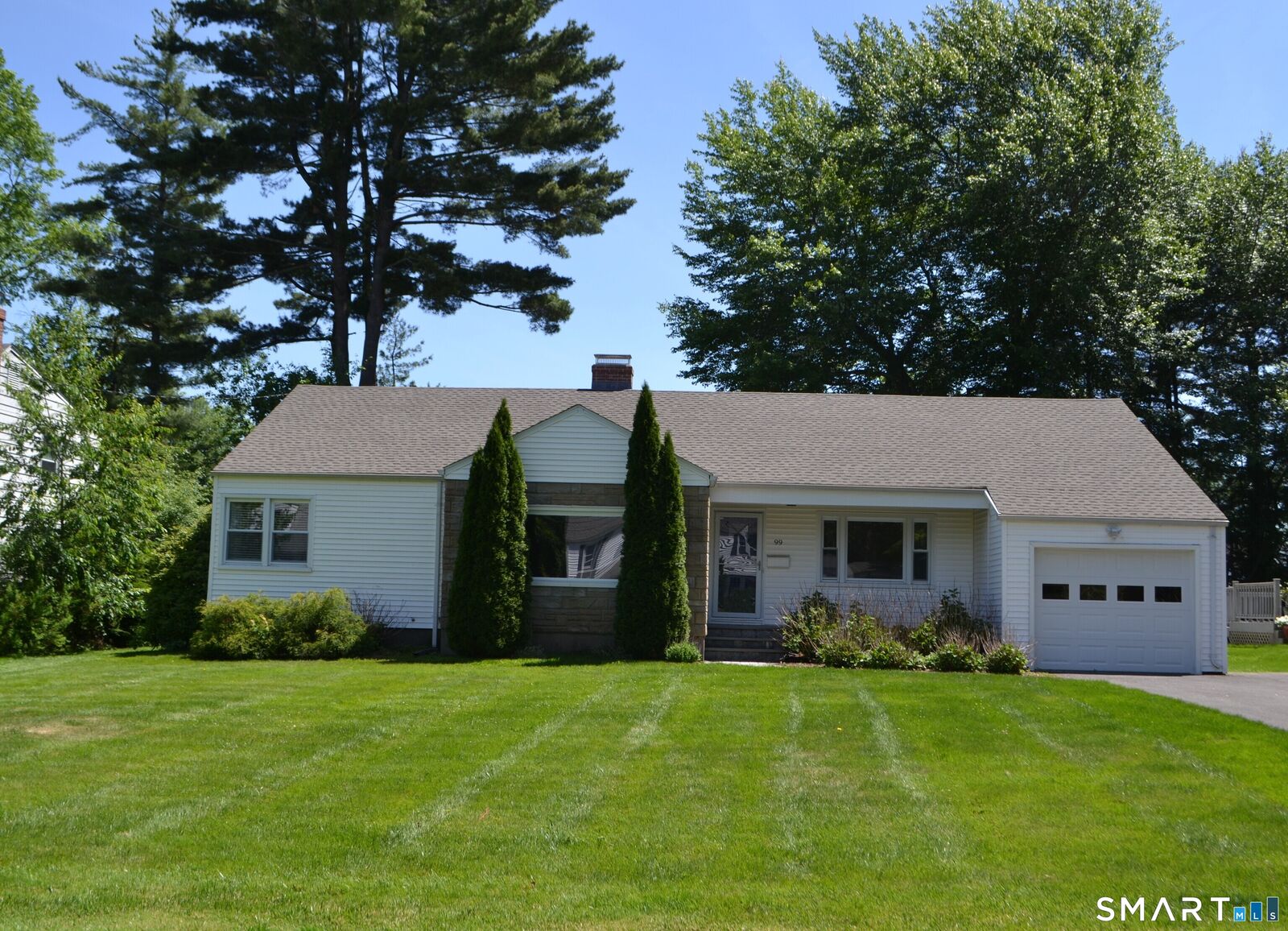 Property Photo:  99 Iroquois Road  CT 06117 
