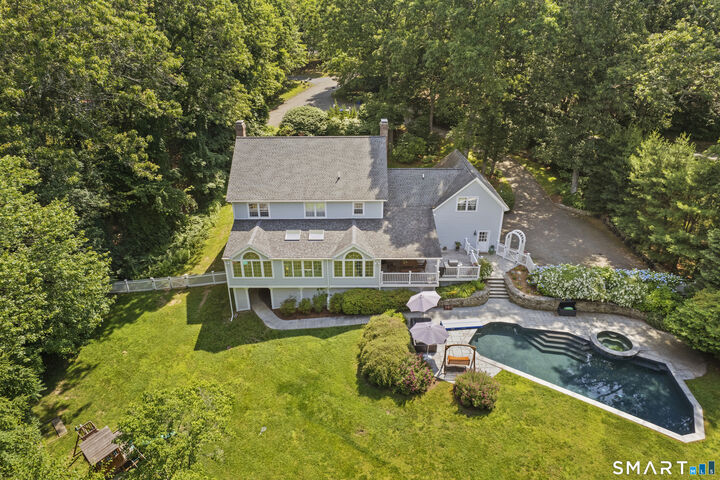 Property Photo:  8 Squire Lane  CT 06426 