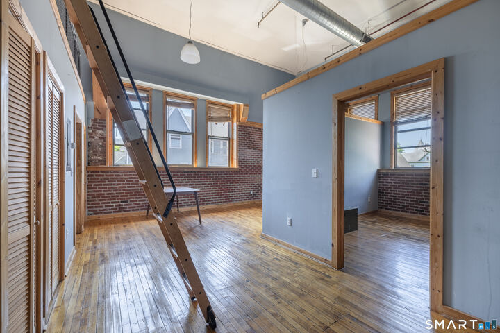 Property Photo:  325 Myrtle Avenue 1205  CT 06604 