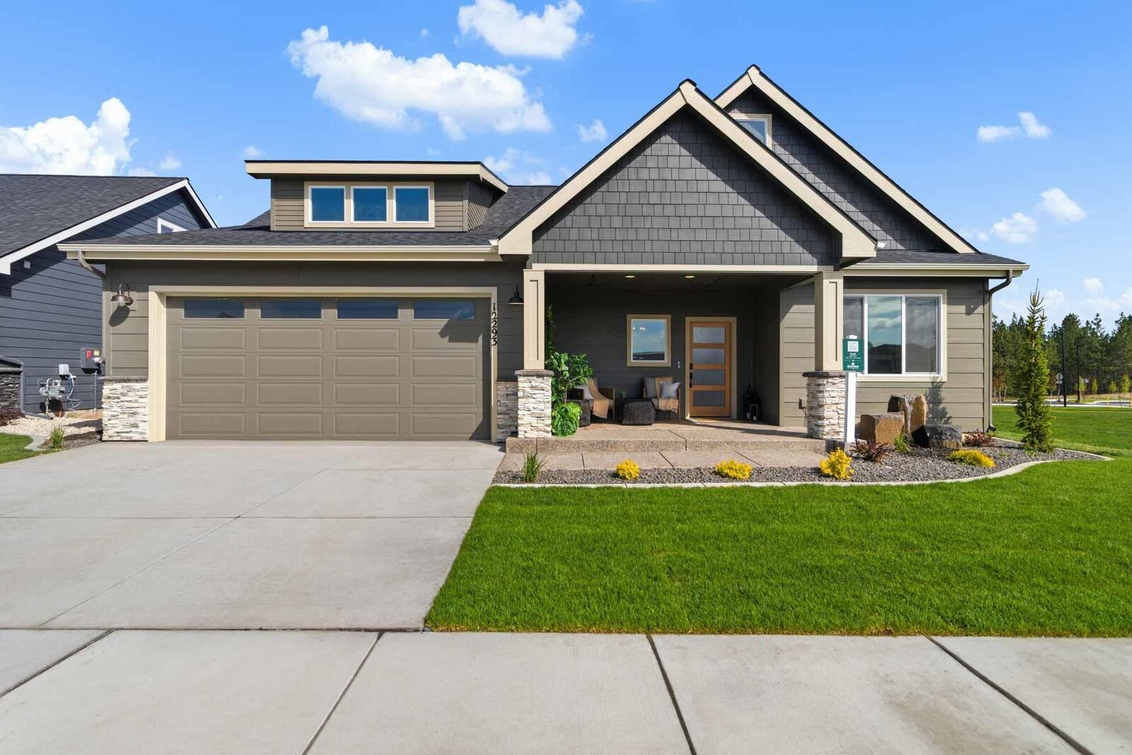 Property Photo:  12293 N Valencia Ave  WA 99208 