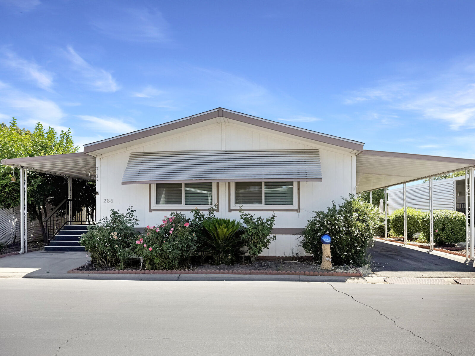 Property Photo: 2706 W Ashlan Avenue 286 CA 93705