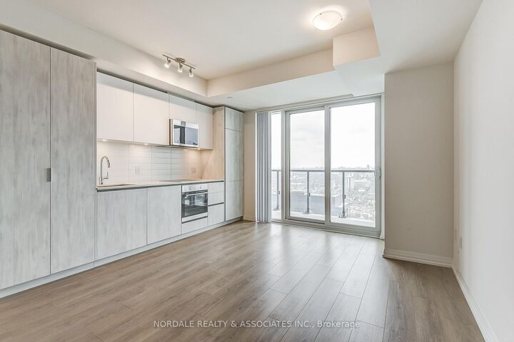 Property Photo: 28 Widmer Street 3127 ON M5V 0T2