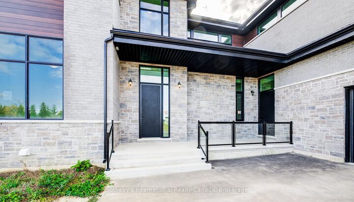 Property Photo: 6 Sugarbush Court ON L7G 4S7