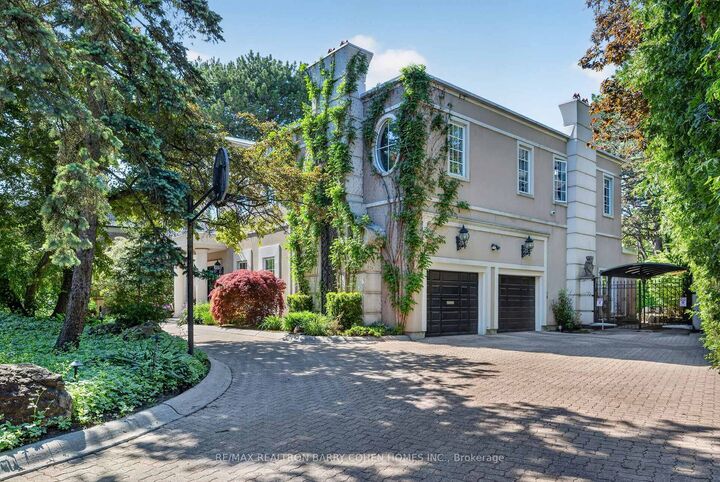 Property Photo: 21 Fifeshire Road ON M2L 2G4