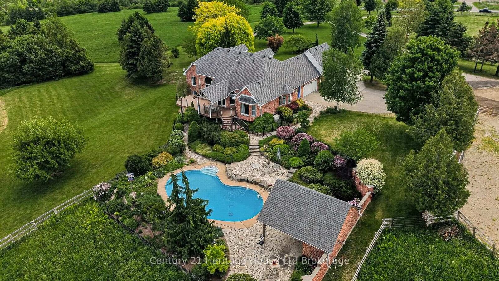 Property Photo:  743683 Road 74 N/A  ON N0J 1J0 