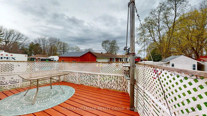 Property Photo: 20 Crawford Street ON K6V 1S3