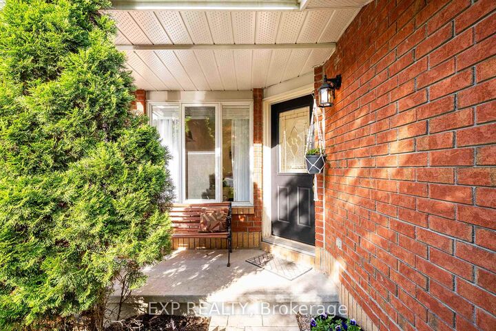 Property Photo: 191 Beatrice Drive ON K2J 4P2
