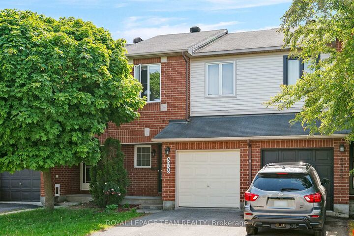 5953 Pineglade Crescent — photo 1