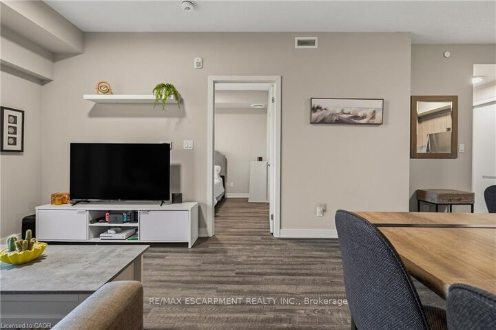 Property Photo: 16 Markle Crescent 413 ON L9G 0H4