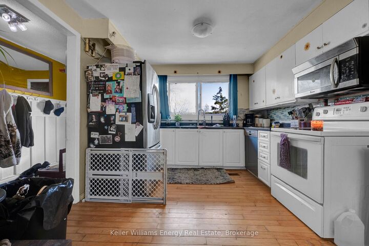 Property Photo: 741 Ritson Road S ON L1H 5L2
