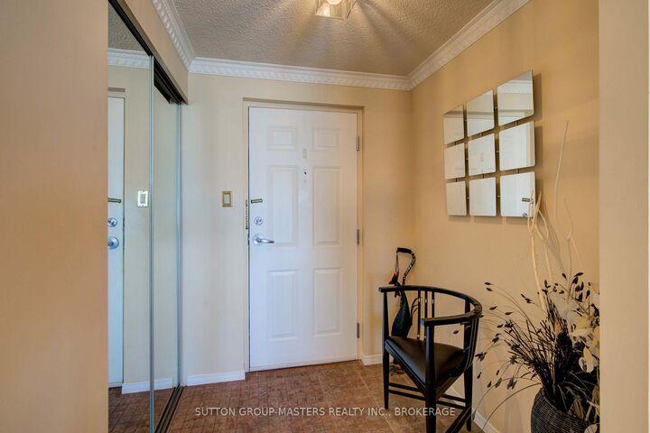 Property Photo:  257 Bath Road 1004  ON K7M 7T3 